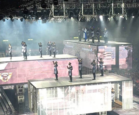 2016年10月香港体育馆郭富城演唱会 定制的LED透明显示屏智能舞台